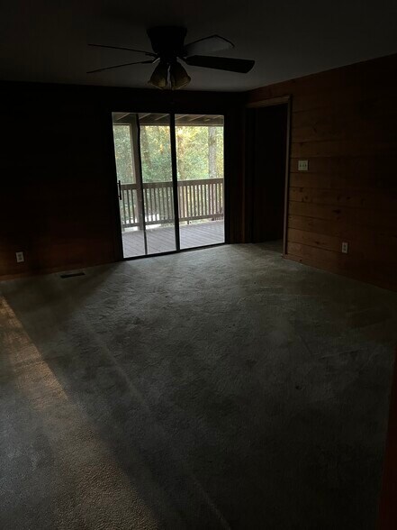 MASTER BEDROOM - 160 S Lake Dr