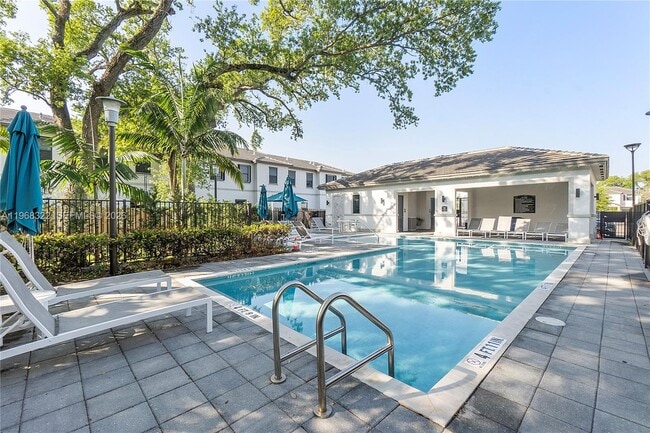 Building Photo - 1541 SW 28th St