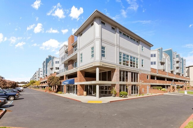 Building Photo - Sweet 1/1 condo with tons of amenities and a great location in Emeryville!