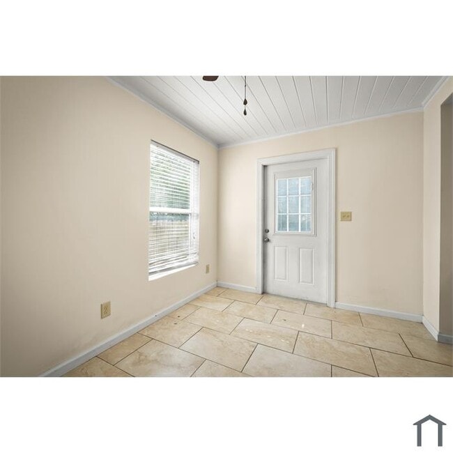 Building Photo - 12716 Gillespie Ave