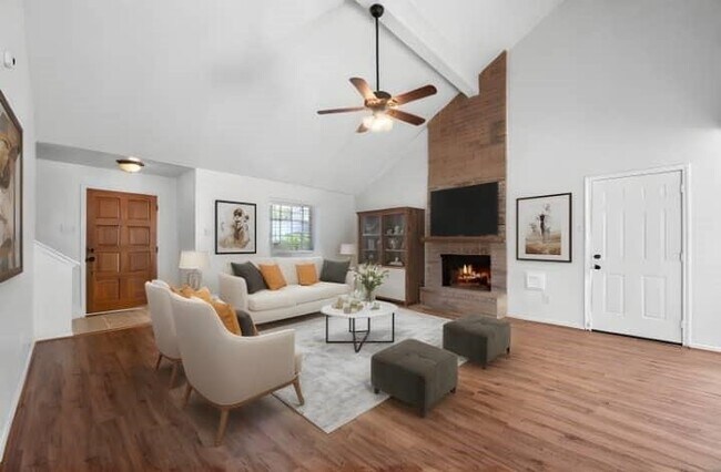 Building Photo - 16311 Salinas Ln