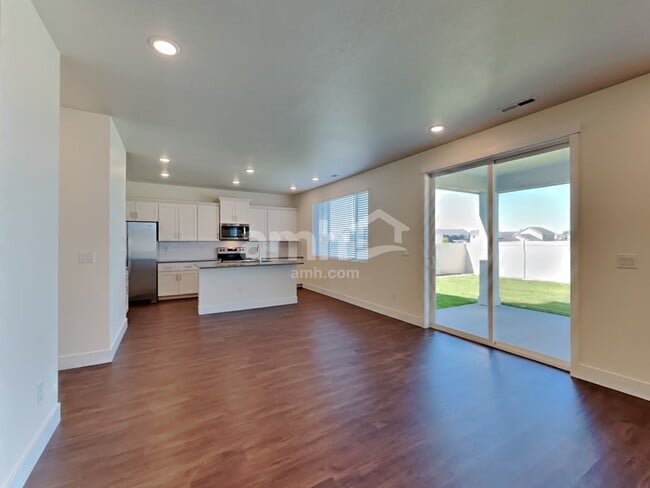 Building Photo - 1421 Alderleaf Ave