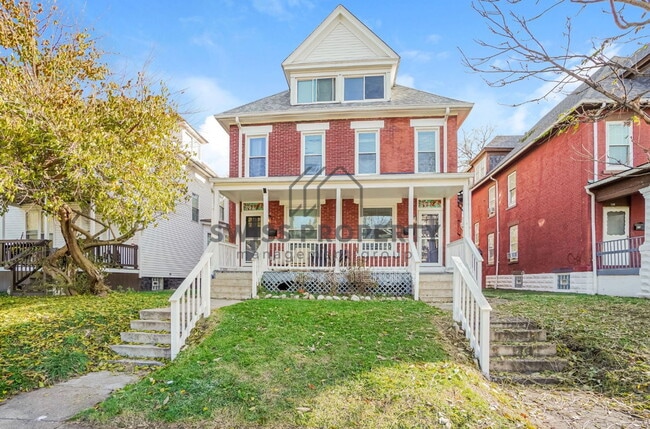 Building Photo - 392 N Garfield Ave