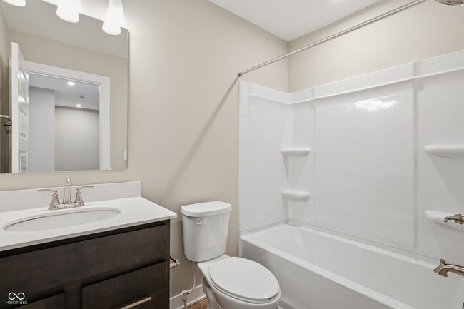 Building Photo - 404 Elite St