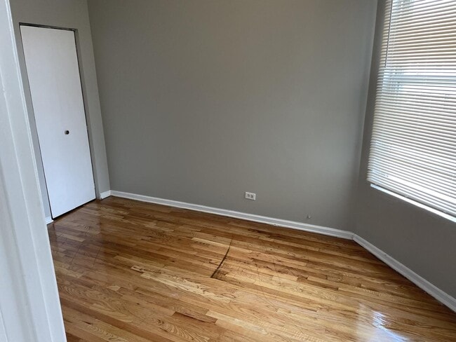 Building Photo - 4017 W Van Buren St