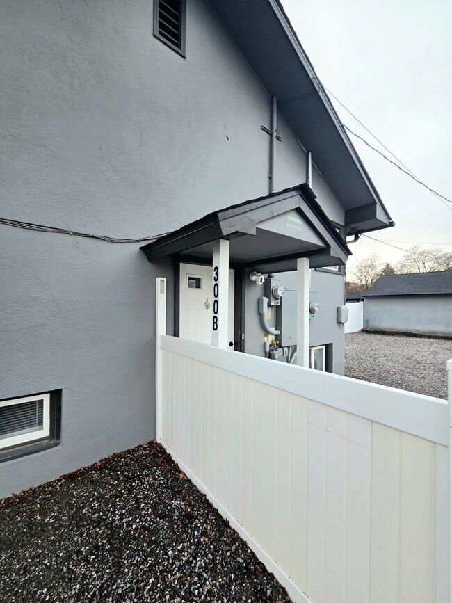 Building Photo - 300 S Franklin Ave