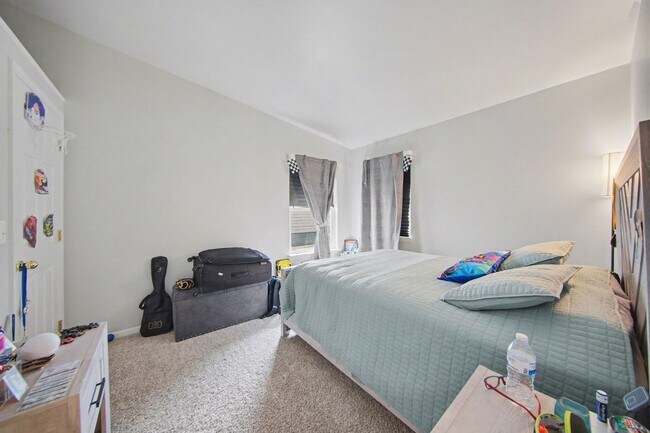 Building Photo - 1495 Chapleau Dr