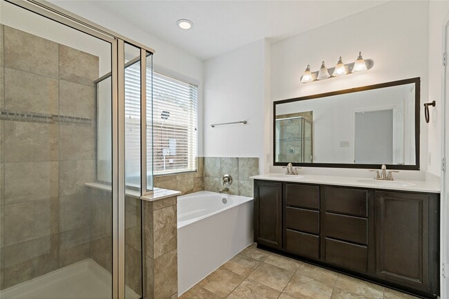 Building Photo - 25435 Autumn Woods Dr