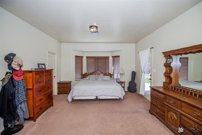 Building Photo - 4533 S Agave Ave