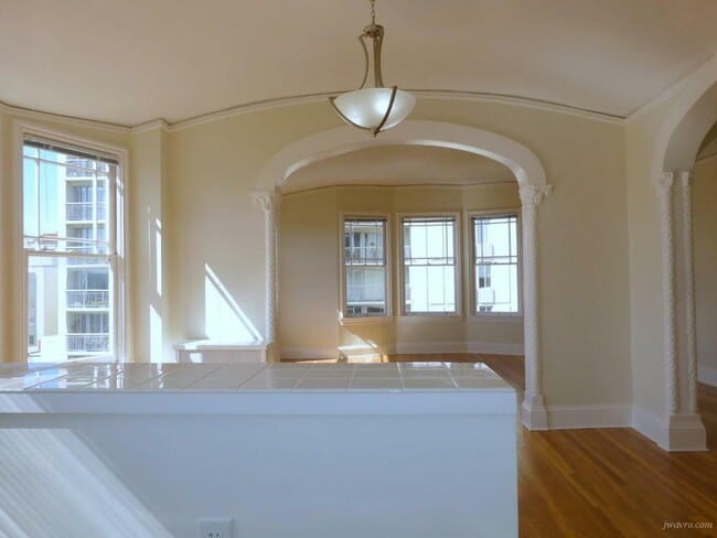 Building Photo - 2201 Pacific Ave