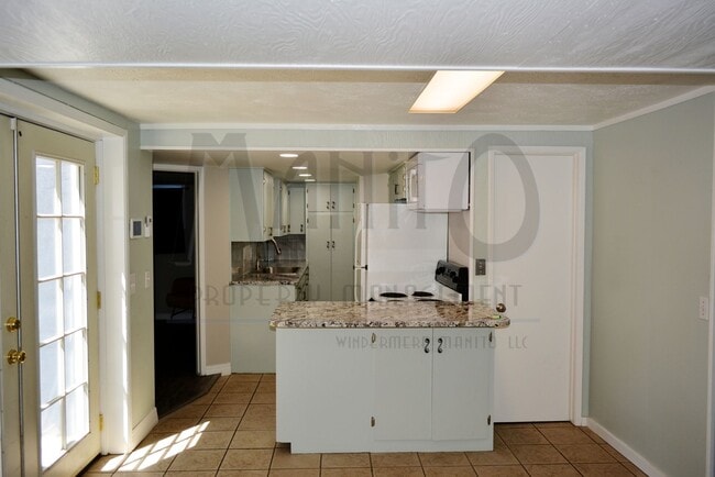 Building Photo - 1624 S Grand Blvd