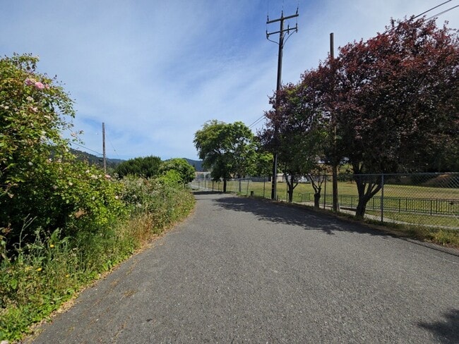 Building Photo - Beautifully remodeled 2BD/1BA Scotia home