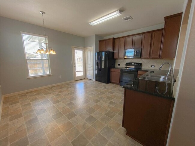 Building Photo - 1002 Hawkeye Point Rd