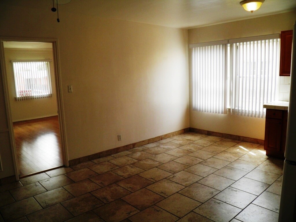 Building Photo - 1269 S Ridgeley Dr