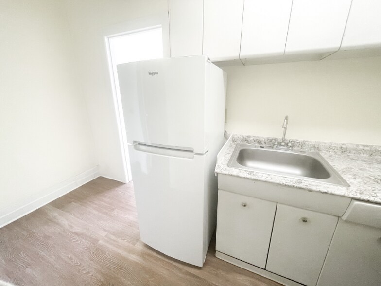 Building Photo - 405 Morgan St