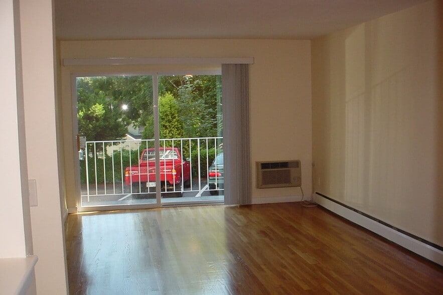 Primary Photo - 6 Gilson Rd