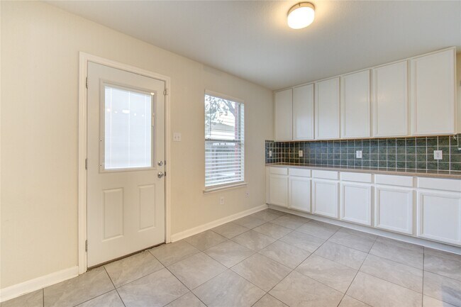 Building Photo - 15518 Miller House Ln