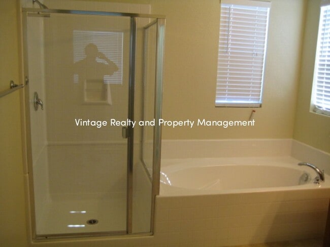 Building Photo - Available Soon!! Big 4 Bedroom Home That H...