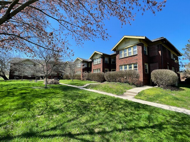 Building Photo - 3520 E Fall Creek Pkwy N Dr