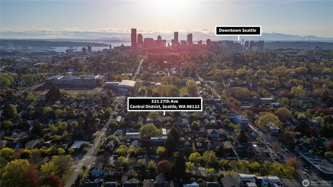 Building Photo - 2bd/1.5ba Seattle House