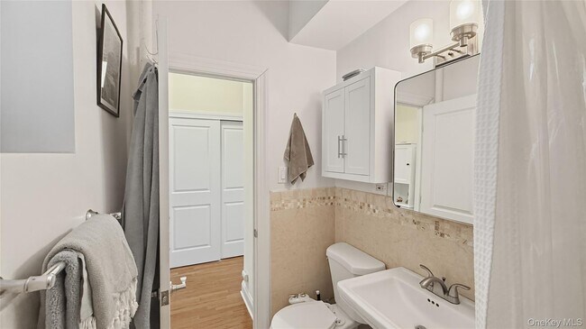 Building Photo - 4489 Broadway