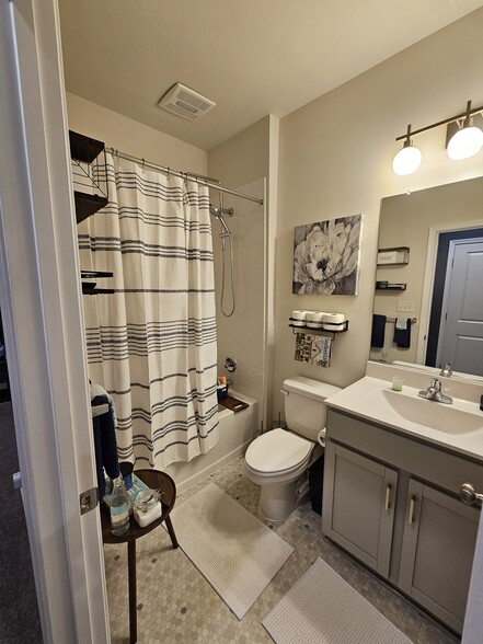 Privet Bathroom - 7201 Hancock Chase Ct
