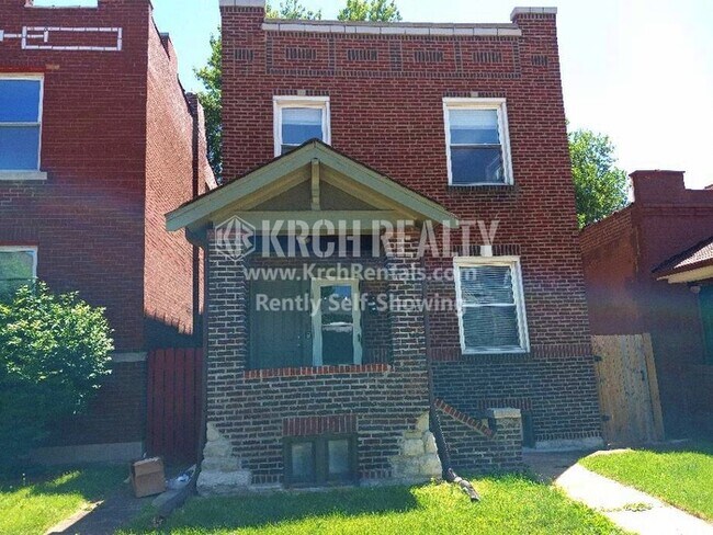 Primary Photo - Large, Open House with 3 Bedrooms and 2 Ba...