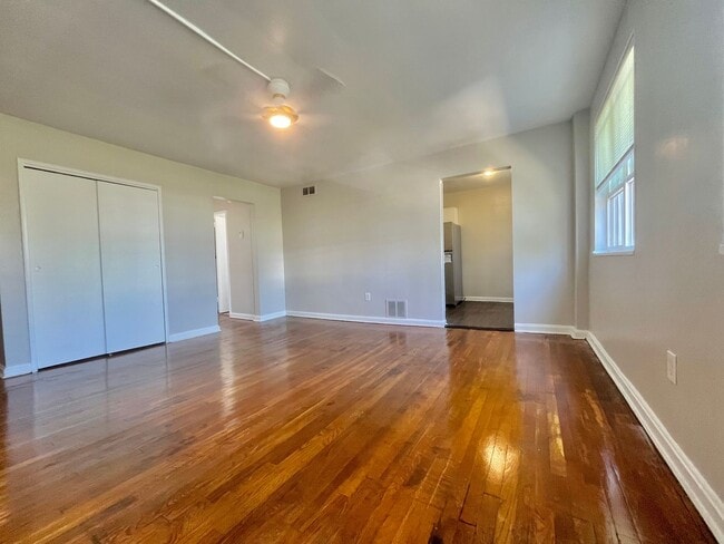 Building Photo - 810 Longfellow St NW
