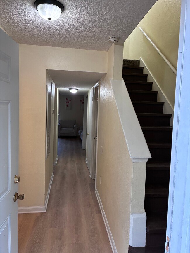 Building Photo - 2309 Giuffrias Ave