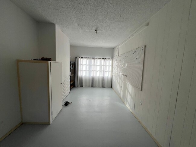 Building Photo - 5408 NE 49th St