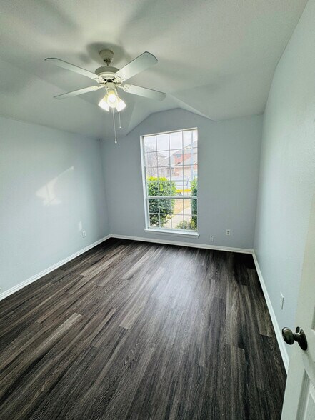 Building Photo - 5837 Swords Dr