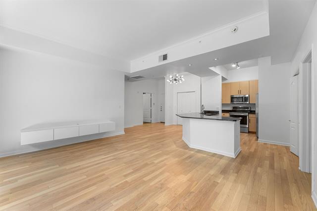 Building Photo - 3225 Turtle Creek Blvd