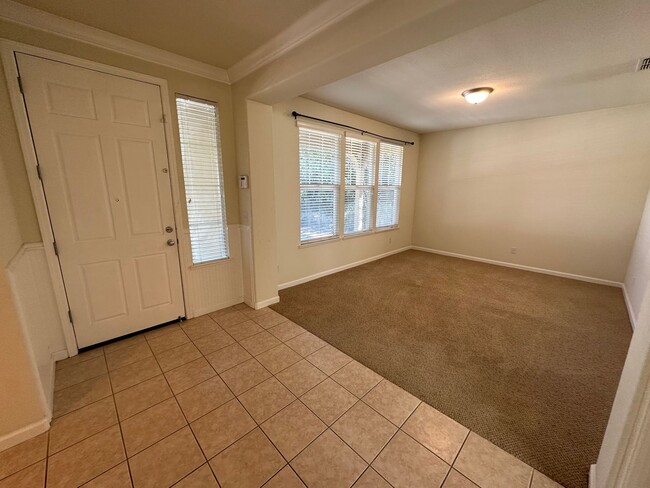 Building Photo - Beautiful 5 Bedroom, 3 Bath Mountain House...