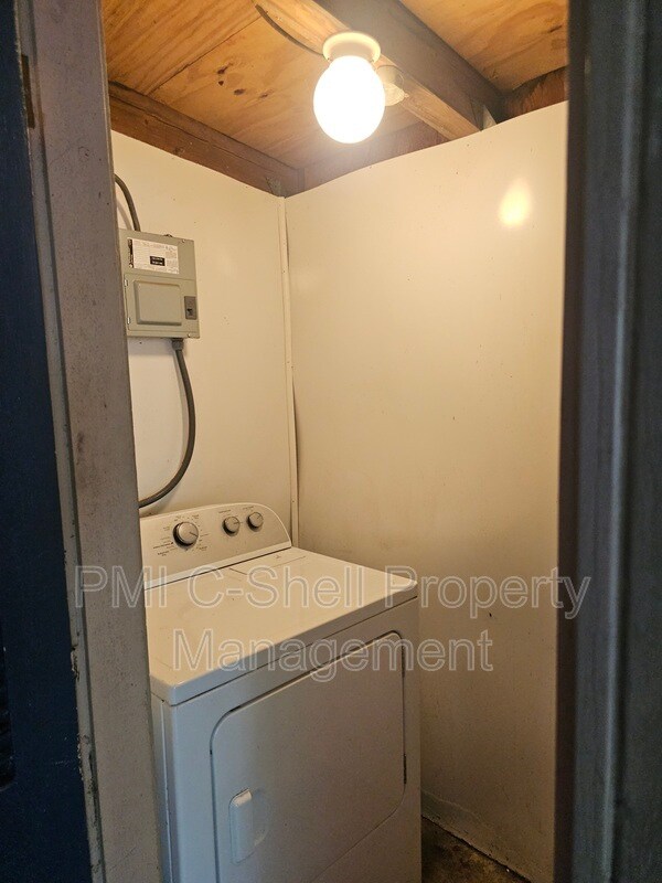 Building Photo - 11 Brandywine Rd