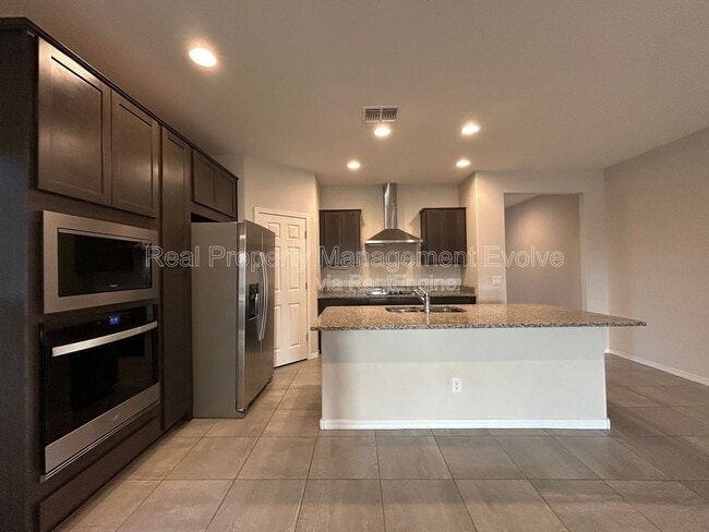 Building Photo - 17655 W Pueblo Ave