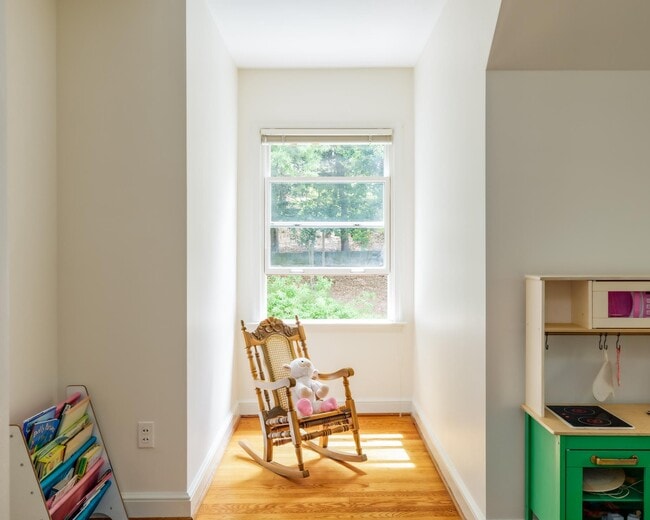Building Photo - 5108 Macomb St NW