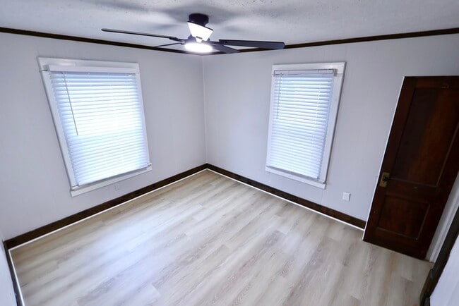 Building Photo - 316 Grand Ave