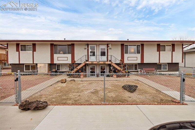 Building Photo - 12 Martha Ln