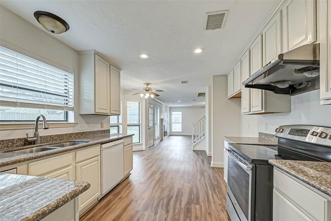 Building Photo - 13507 Heron Field Ct