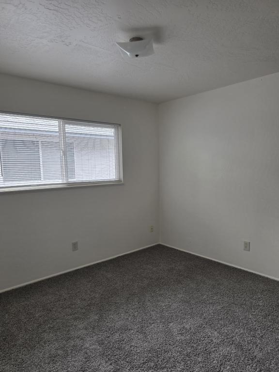 Building Photo - 708 SW I St