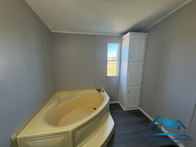 Building Photo - 10302 Glass Ct Rd