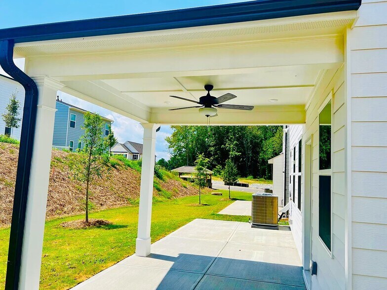 Building Photo - 34 Shelter Ln E
