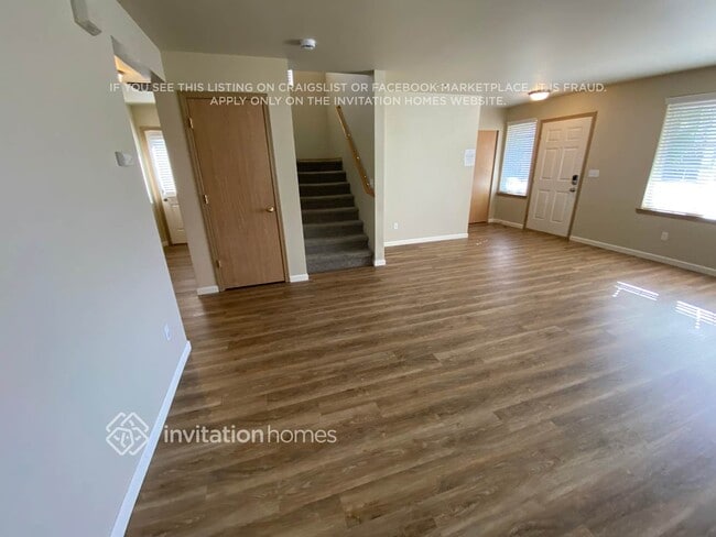 Building Photo - 17902 Panorama Blvd E