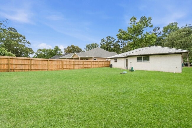 Building Photo - 14850 Coaltown Rd