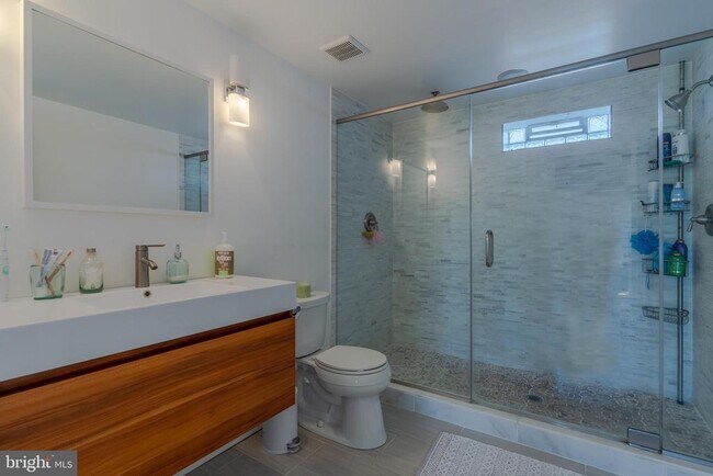 Building Photo - 223 S Collington Ave