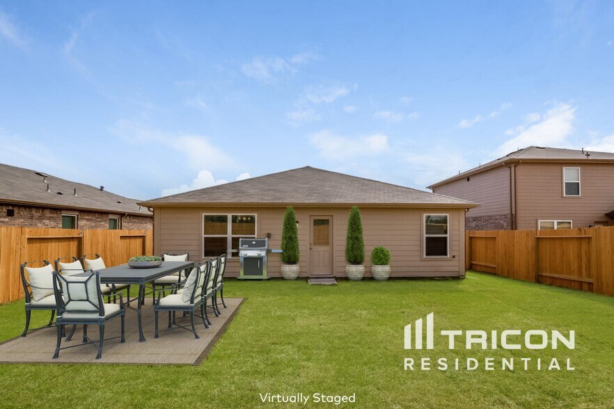 Building Photo - 317 Summer Horse Dr