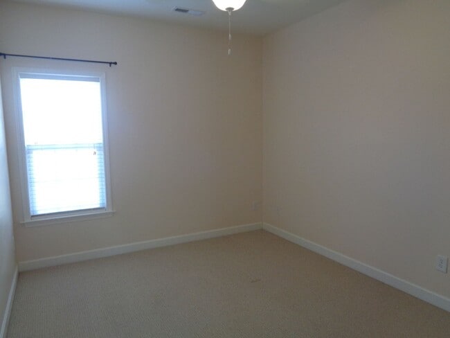 Building Photo - Kernersville Location-3 Bedroom House