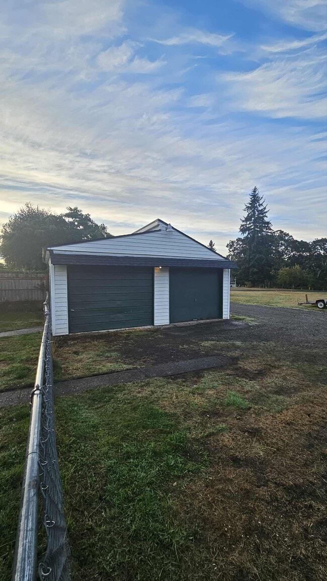 Building Photo - 602 Louviers Ave