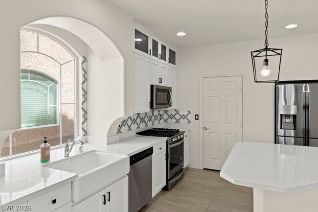 Building Photo - 10597 Aphrodite St