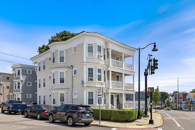 Building Photo - 401 Cabot St